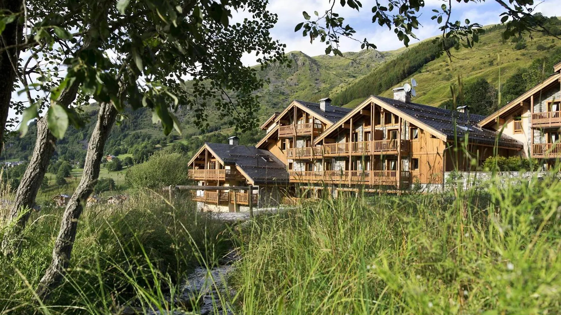 Apartment Duplex 10 Pers. Avec Piscine, Spa Et Pied Des Pistes A Saint Martin De Belleville - Fr-1-461-6